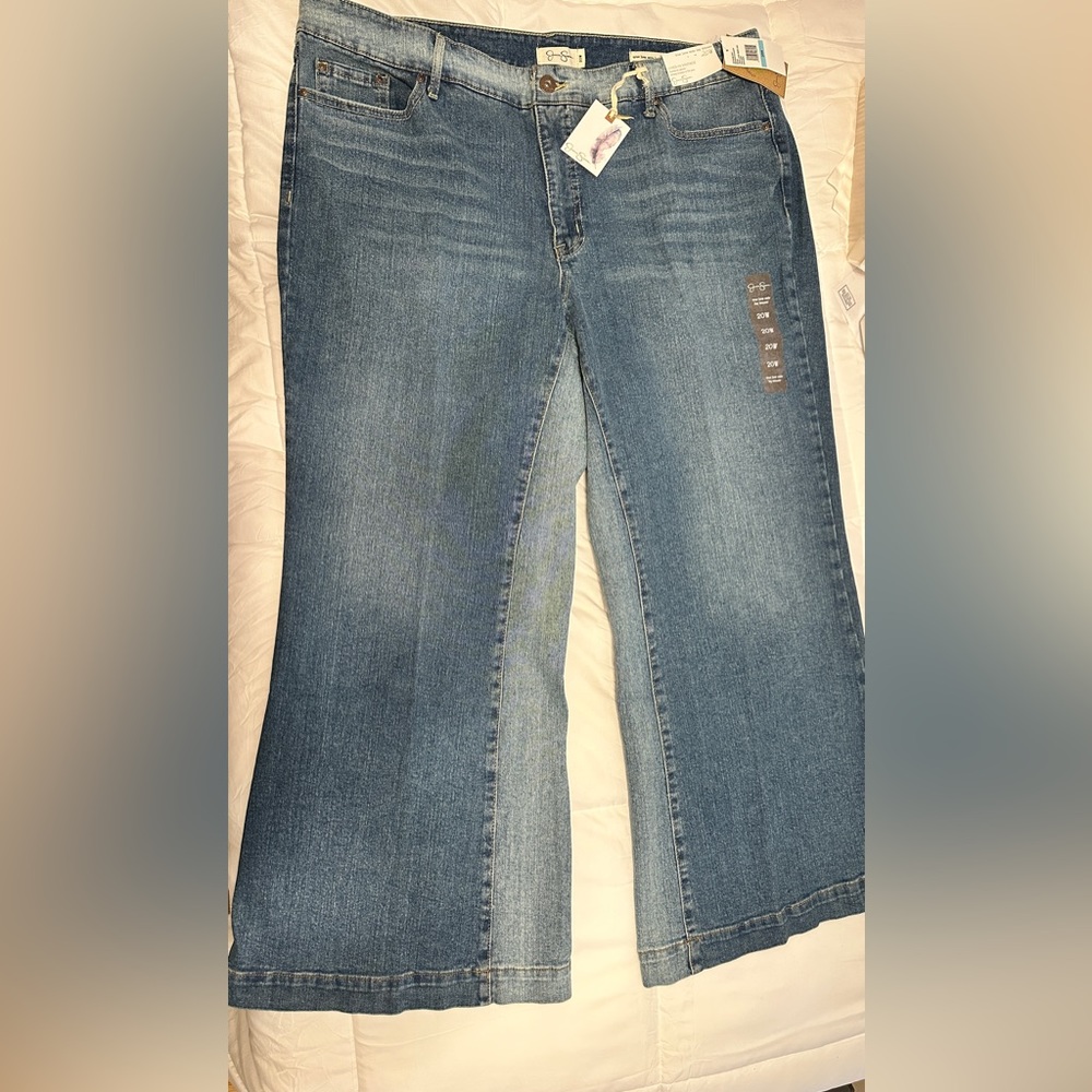 Jessica Simpson two toned wide leg jeans.
